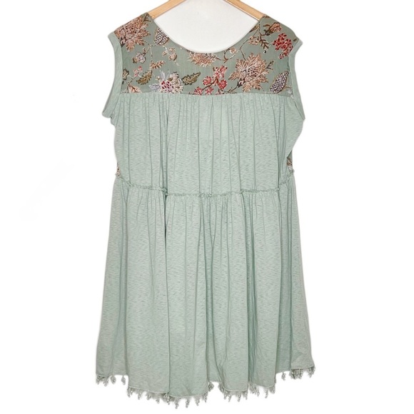 NWT Umgee Babydoll Floral Crochet Hem Top/Mini - Size Medium - Picture 3 of 7